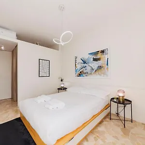 https://luxury-art-house-luminoso-apt-in-porta-venezia.it-lombardy.com